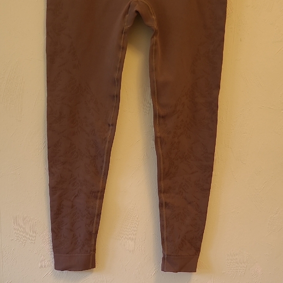 Gymshark Women's Mauve Leggings - Picture 6 of 11